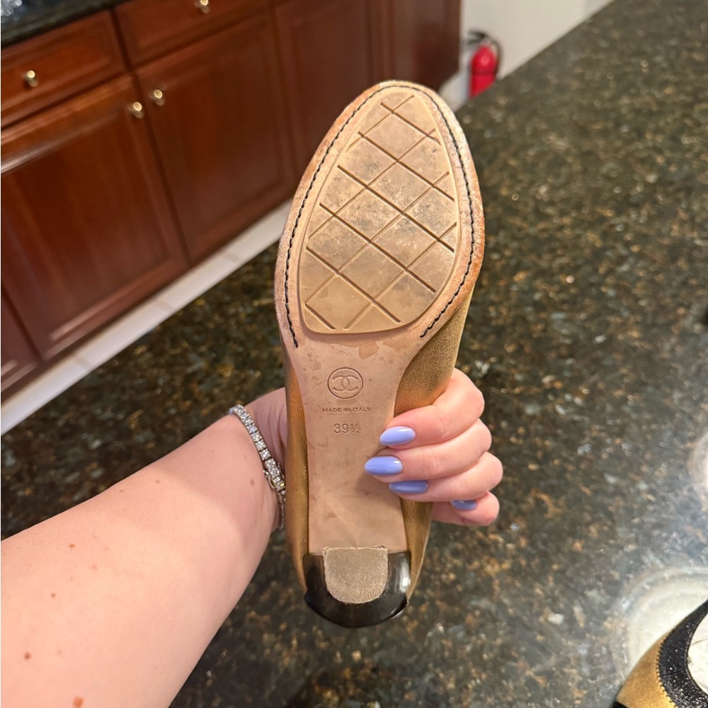 CHANEL Gold and Black Heels - Picture 4 of 5